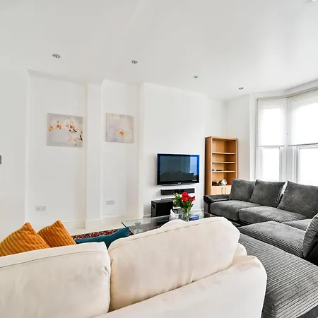 Lovely 4 Bedrooms Entire House In Hammersmith