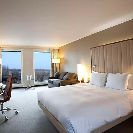 Hotel Hilton London Heathrow Airport Terminal 5 4*