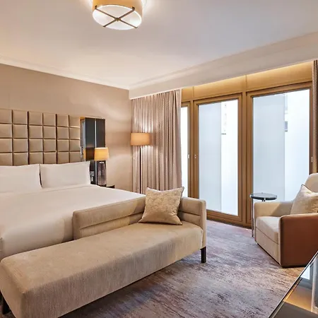 Hotel Hyatt Regency Embankment 4*