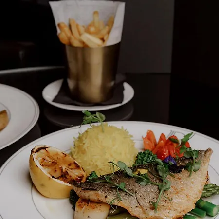 Hyatt Regency Embankment Hotel 4*