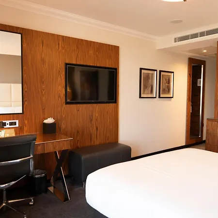 Hyatt Regency Embankment