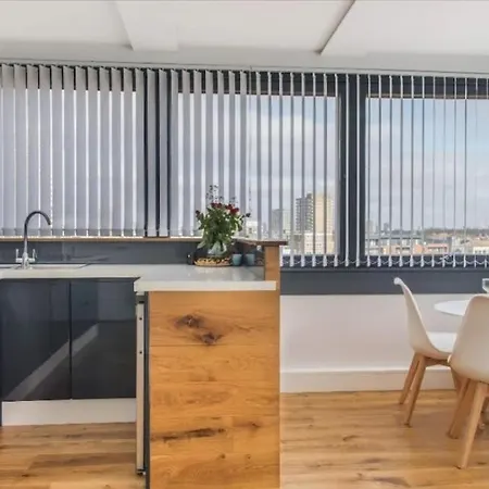 Incredible 3br Battersea Flat & Spectacular View *