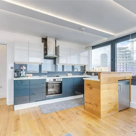 Incredible 3br Battersea Flat & Spectacular View