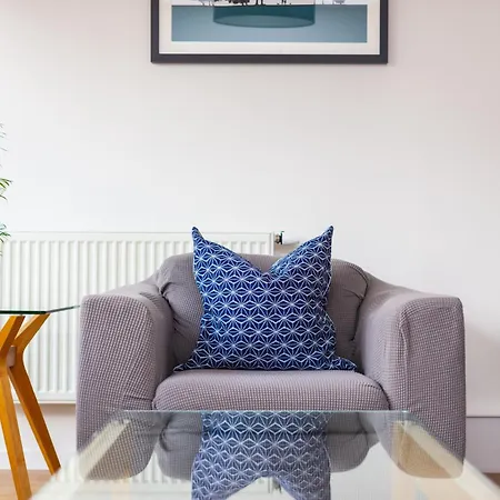 Spacious 3 Bedroom In Old Street * Londýn