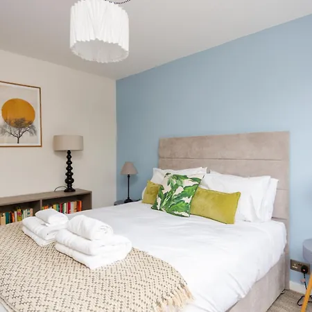 Apartment Spacious 3 Bedroom In Old Street