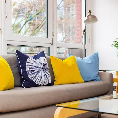 Spacious 3 Bedroom In Old Street * London