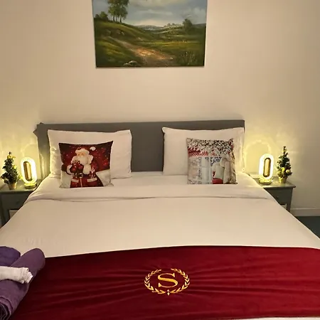 2 Bed 2 Bath - Free Parking - 3min Walk To The Train Station - 19min To Liverpool Street 5min To Victoria Line 1gb Broadband Super Fast Internet Ground Floor 100s Of Shops Restaurants Bakeries 24-hour Asda Superst Apartamento