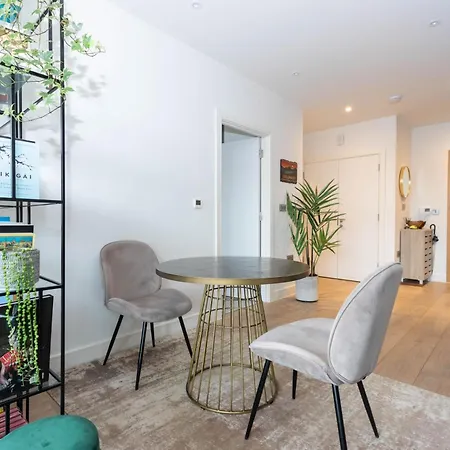 Apartment Tranquil & Stylish 1 Bedroom Flat With Private Balcony London