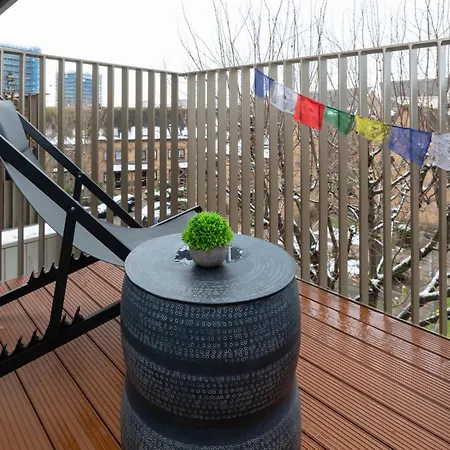 Tranquil & Stylish 1 Bedroom Flat With Private Balcony Apartment London