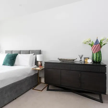 Apartment Tranquil & Stylish 1 Bedroom Flat With Private Balcony
