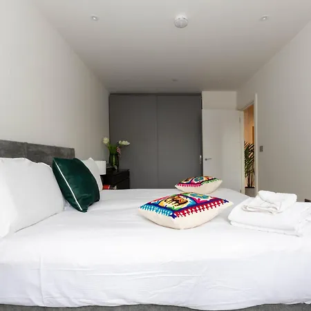 Apartment Tranquil & Stylish 1 Bedroom Flat With Private Balcony London