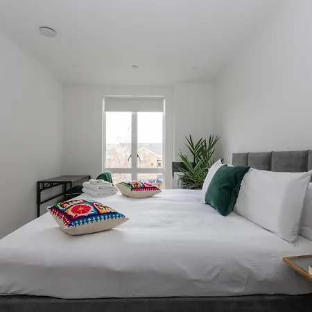 Tranquil & Stylish 1 Bedroom Flat With Private Balcony Apartment *