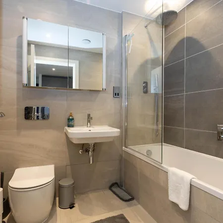Apartment Tranquil & Stylish 1 Bedroom Flat With Private Balcony London