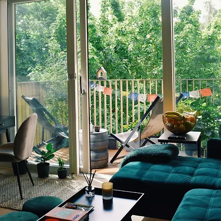 Apartment Tranquil & Stylish 1 Bedroom Flat With Private Balcony