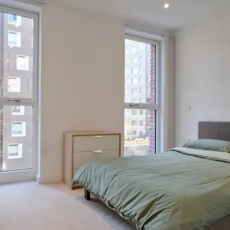 Luxury Near Tower Bridge, *