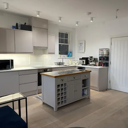 West Luxury Oasis, Ealing Broadway - Location!!! Apartment *