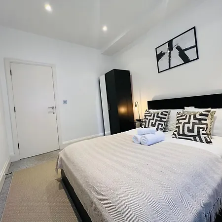 Stylish Flat Steps From Oxford Street! * London