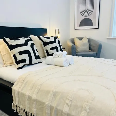 Apartment Stylish Flat Steps From Oxford Street! London