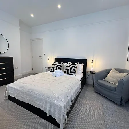 Stylish Flat Steps From Oxford Street! * London