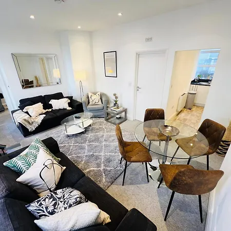 Stylish Flat Steps From Oxford Street! Apartment *