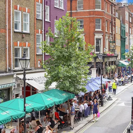 Stylish Flat Steps From Oxford Street! *