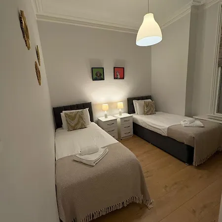 Star Warwick Mansions 3-bed Oasis *