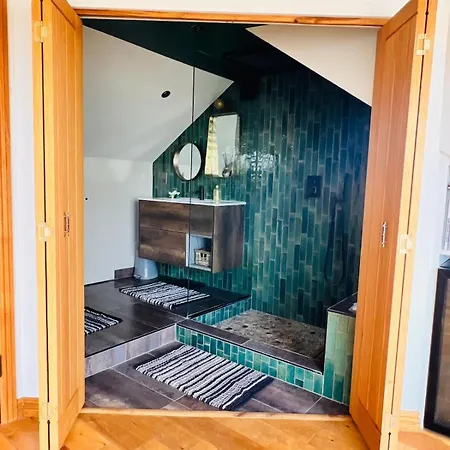 Villa The Ridge - Luxury Designer With Hot Tub And Sauna, Bexley Borough Of *