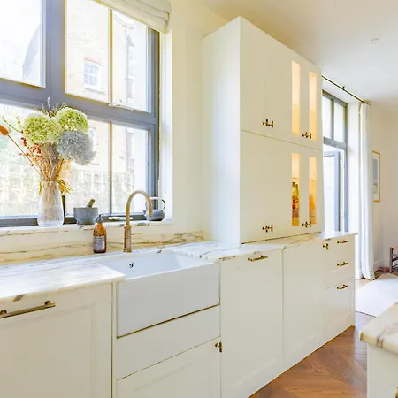 Impeccably Curated 2bd South East * London