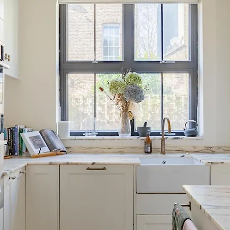 Impeccably Curated 2bd South East Holiday home London