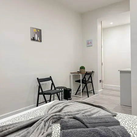 Ealing Guest House Apartment