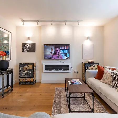 Pass The Keys Spacious 2-bedroom Flat In The Heart Of Kensington *
