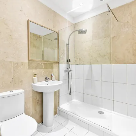 Prime Location In Camden 4 Mins To Kings Cross, 1 Mins To Euston