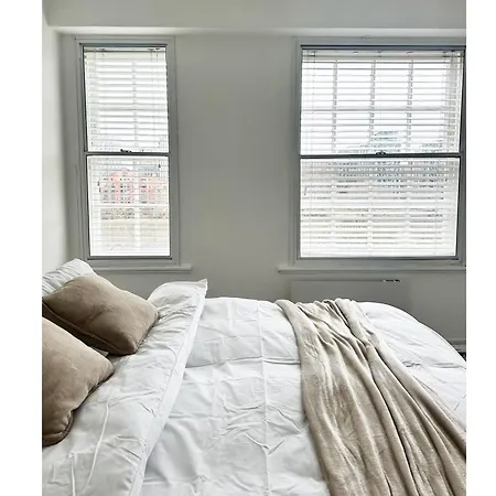 Riverside Modern One Bedroom