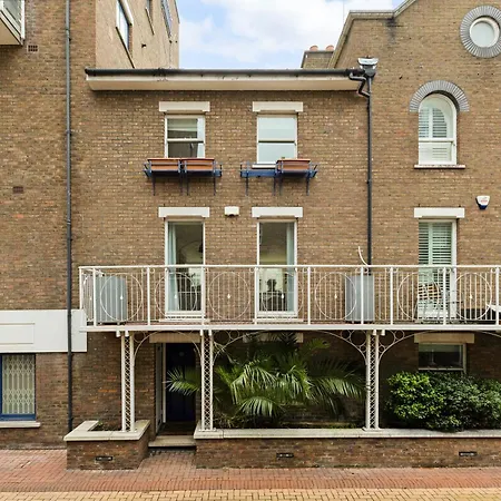 The Riverbank Hideaway Apartment London