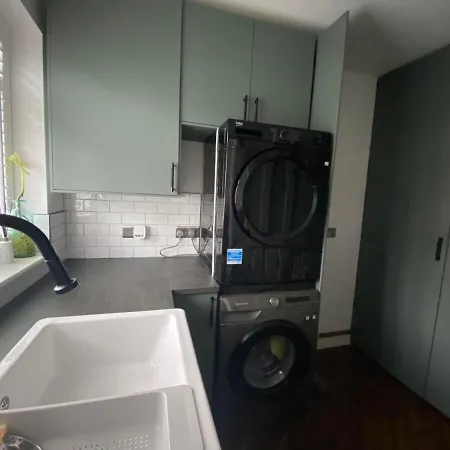 Family 25 Minutes To London Holiday home