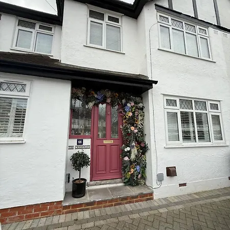 Family 25 Minutes To London Holiday home