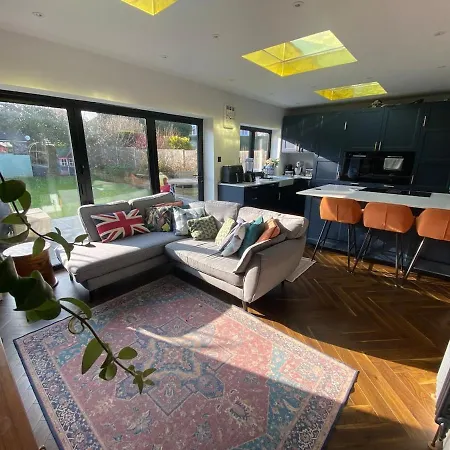 Holiday home Family 25 Minutes To London