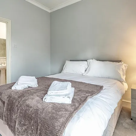 Charming 2 Bedroom In The Heart Of Chelsea * London