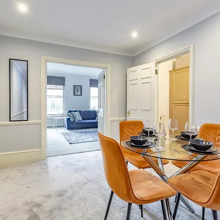 Charming 2 Bedroom In The Heart Of Chelsea *