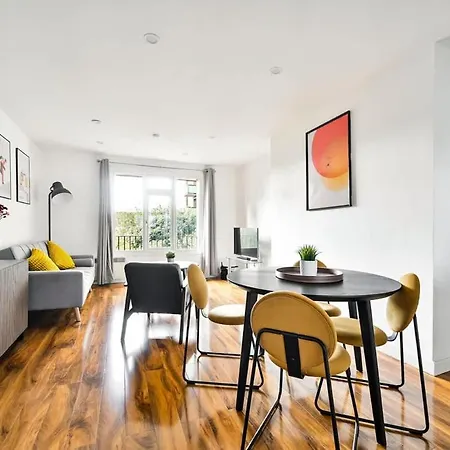 Apartment Spacious 2 Bed Duplex - Zone 1 - Workspace *