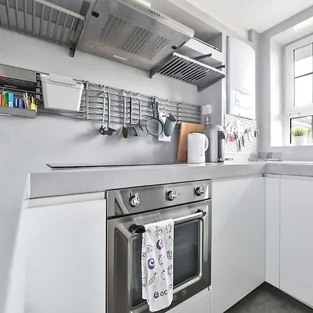 Spacious 2 Bed, Canary Wharf, O2 Arena, Wifi Apartment London