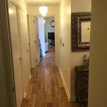 Great Location, Direct Links To Bridge!