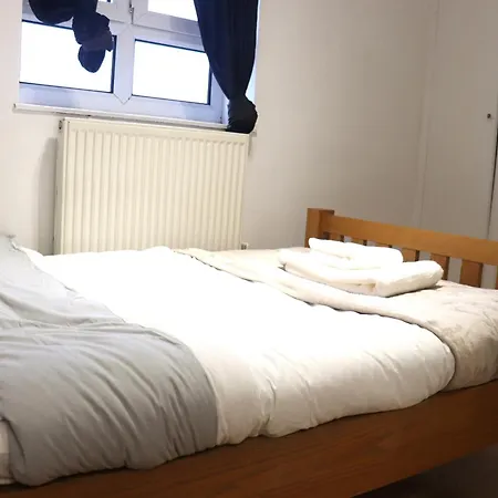 Apartment 2-bedroom Apartment- Bermondsey London