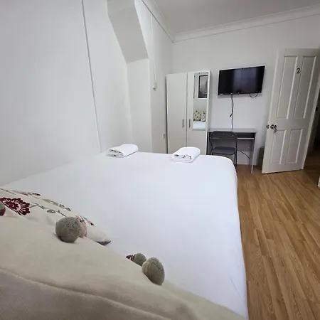 Apartment Budget Grey House London