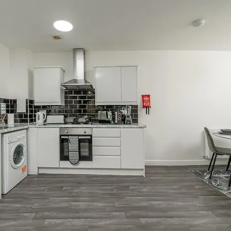 2br Near Canning Town Stn Balcony Location Apartment *