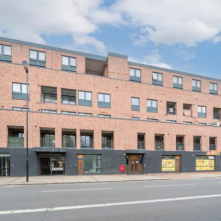 2br Near Canning Town Stn Balcony Location Apartment London
