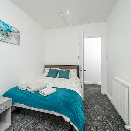 2br Near Canning Town Stn Balcony Location Apartment