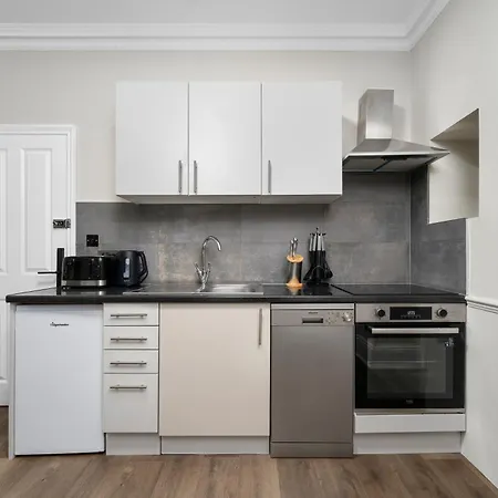 Fitzrovia Modern Apartment *