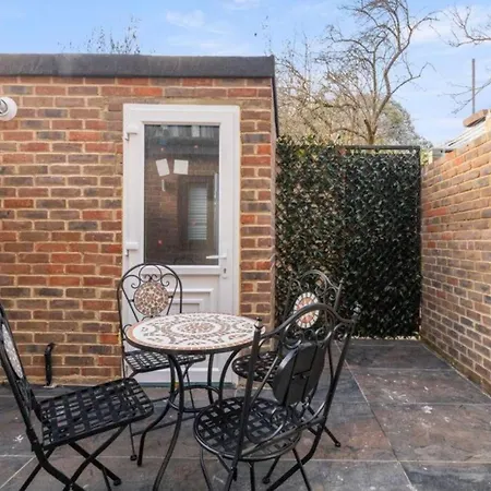 Metro Majesty 5-bedroom Gem In South Tottenham Apartment London