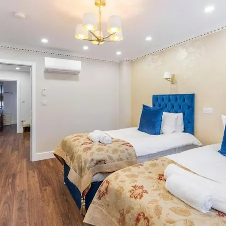 Metro Majesty 5-bedroom Gem In South Tottenham London